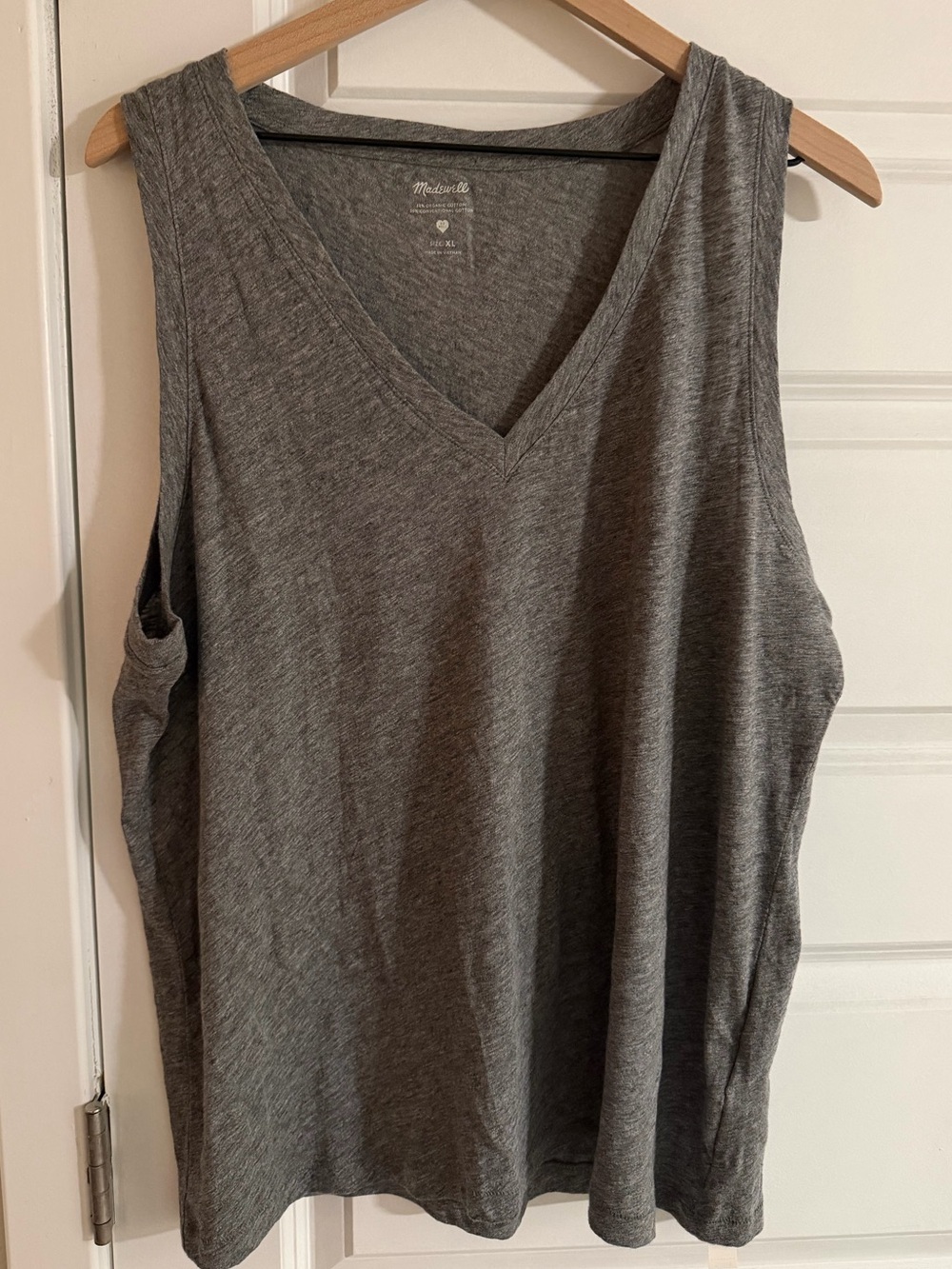 NWT Women’s Madewell V-Neck Sleeveless Top! Sz. XL, Heather Grey! Nice!!!